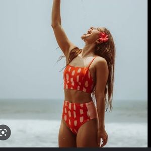Nani surf crop top